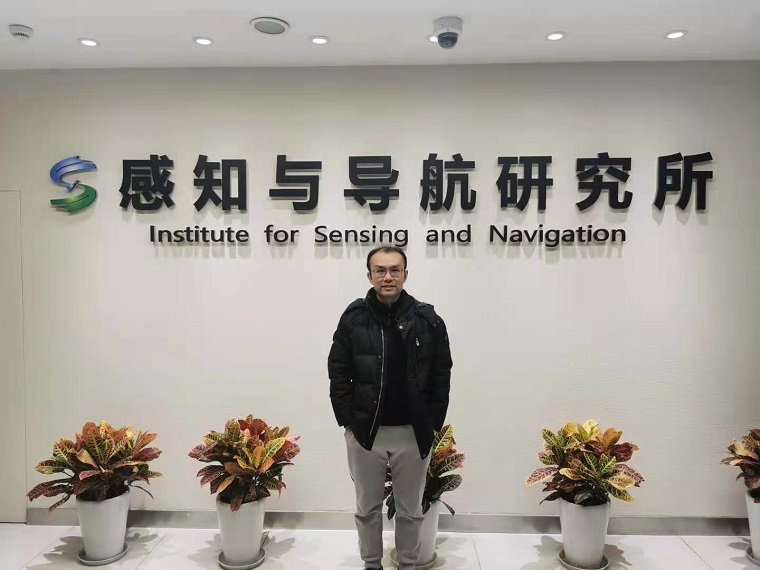 邹老师.jpg